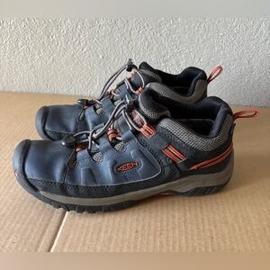 Keen Boys Dry shoes Hiking Outdoor size 5